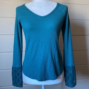 Love On A Hanger Thermal Sweater Size Small